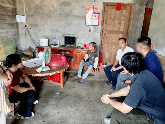 旧貌换新颜，换上窗户好过冬！为昭平贫困户创造“稳稳的幸福” 